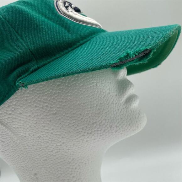 Vancouver Canucks Fitted Hat Green Size 7 1/4 Men's Hockey Cap - Picture 5 of 9